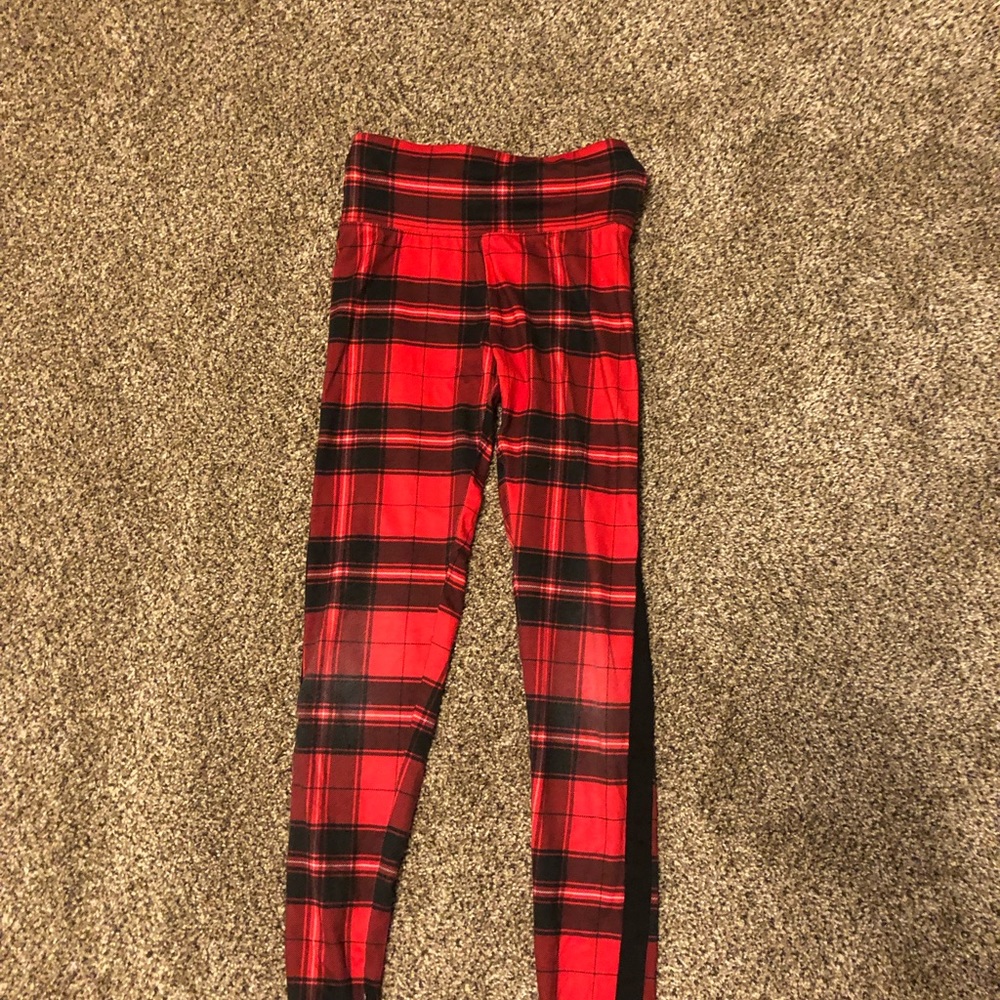 Girl’s Justice 8 plaid leggings.
